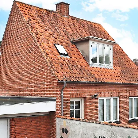 3 Person In R Sk Bing Ærøskøbing