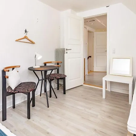 3 Person In R Sk Bing * Ærøskøbing